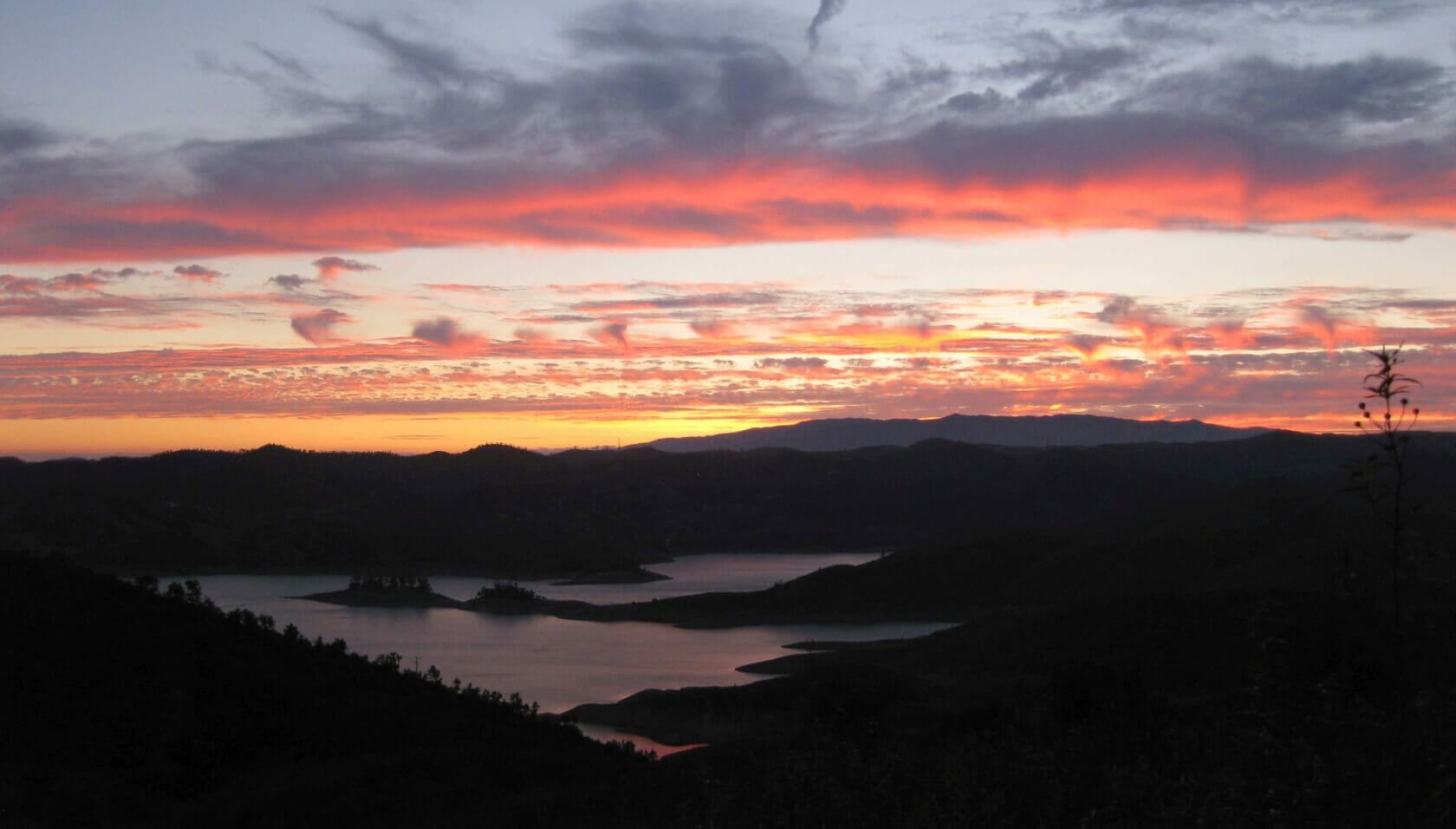 Arade Stausee bei Vale Fuzeiros im Sonnenuntergang