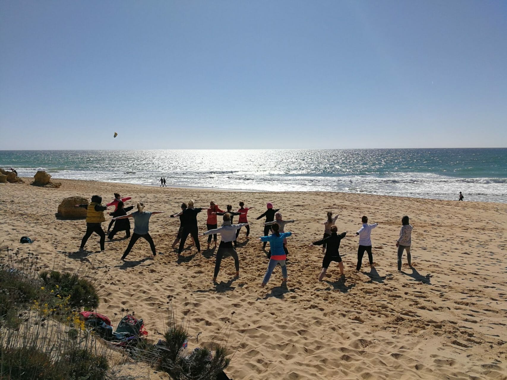 Gruppe bei Yoga Urlaub am Meer 