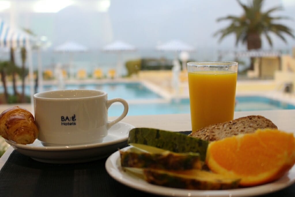 Frühstück mit Meerblick
