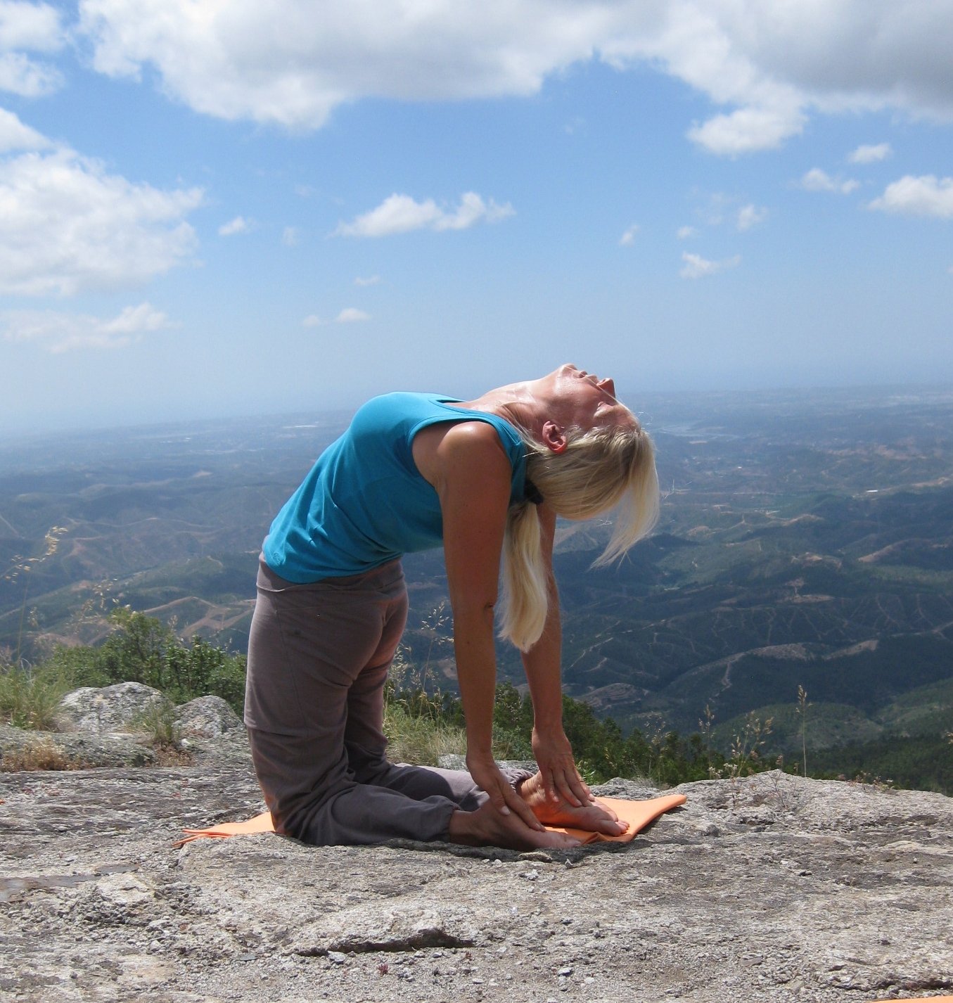 Yoga der Elemente Partnerübung auf dem Picota